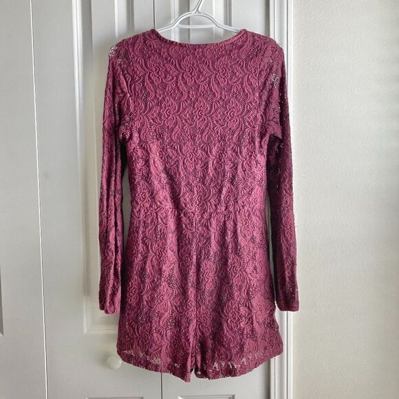 Xhilaration Women's Long Sleeve Romper Purple size Large - Picture 2 of 3